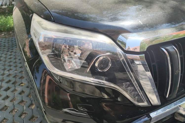 Used Toyota Prado  Right Front Headlight