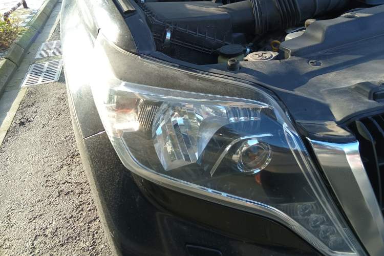 Used Toyota Prado 2014 4.0L Automatic VX NAVI Right Front Headlight
