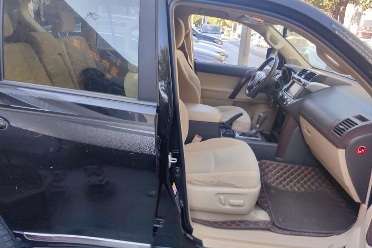 Used Toyota Prado 2014 2.7L Automatic Standard Edition Right Front Seat