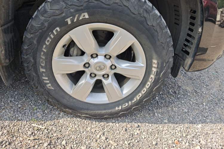 Used Toyota Prado 2014 4.0L Automatic TX-L NAVI Right Front Wheel Hub