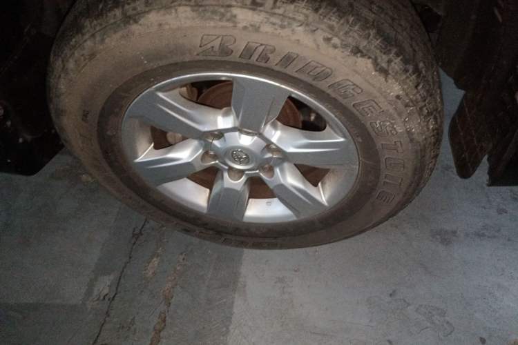 Used Toyota Prado  Right Front Wheel Hub