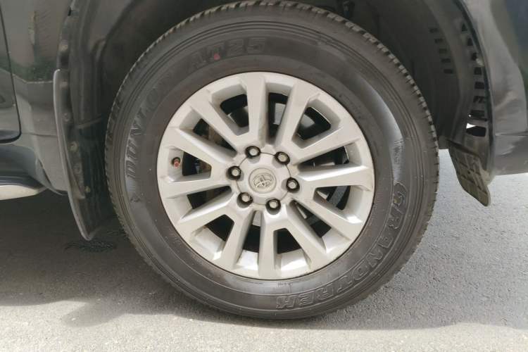 Used Toyota Prado 2014 4.0L Automatic VX NAVI Right Front Wheel Hub
