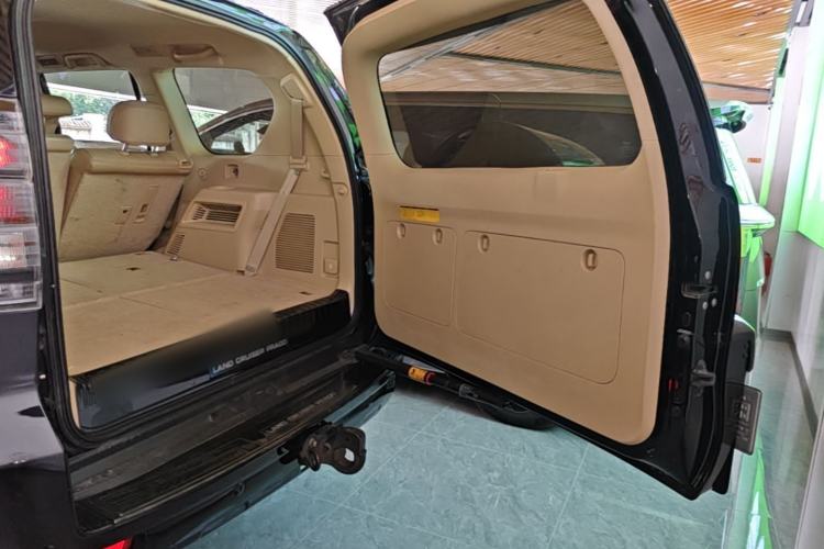 Used Toyota Prado 2014 4.0L Middle East Version Trunk