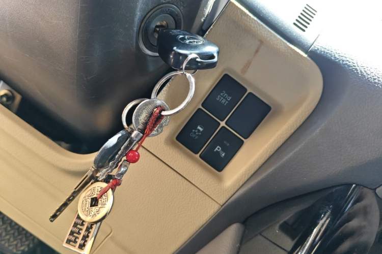 Used Toyota Prado 2014 2.7L Middle East Version Parallel Import Vehicle Key