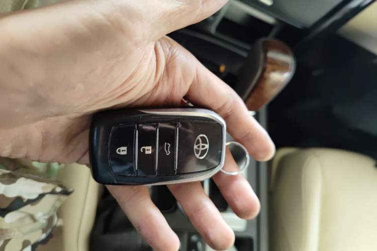 Used Toyota Prado 2014 2.7L Automatic Standard Edition Vehicle Key