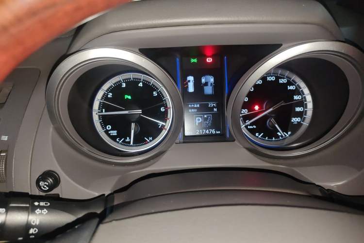 Used Toyota Prado 2014 4.0L Automatic TX-L NAVI Odometer Close Up