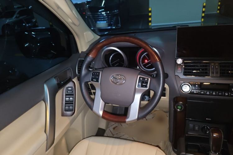 Used Toyota Prado 2014 4.0L Automatic TX-L NAVI Steering Wheel