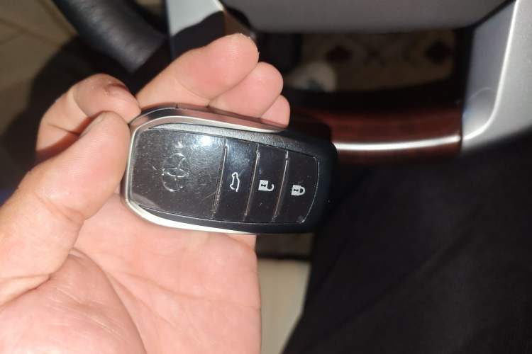 Used Toyota Prado 2014 4.0L Automatic TX-L NAVI Vehicle Key