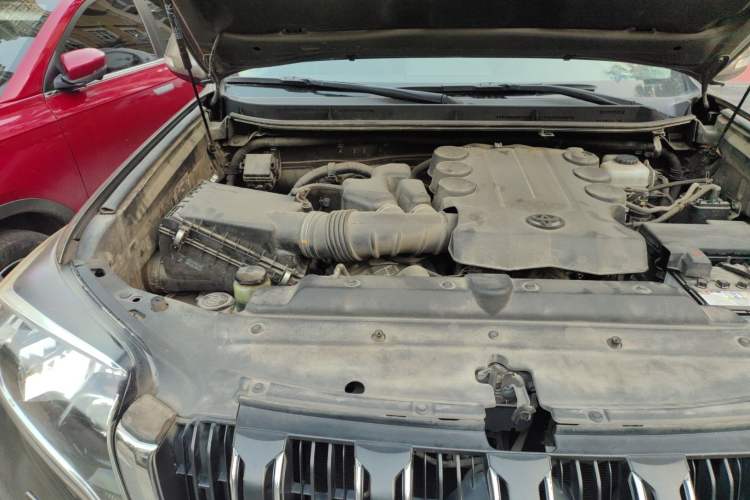 Used Toyota Prado 2014 4.0L Automatic TX-L Engine Bay Right