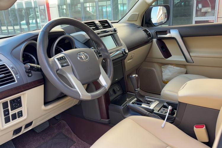 Used Toyota Prado 2014 4.0L Automatic TX-L NAVI Interior 3