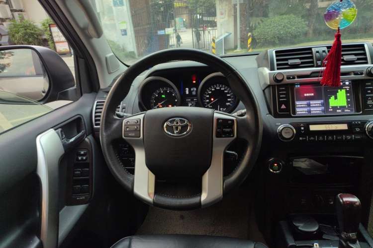 Used Toyota Prado 2014 4.0L Automatic TX-L Steering Wheel