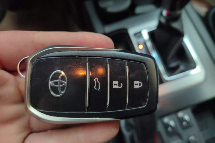 Used Toyota Prado 2014 4.0L Automatic TX-L Vehicle Key
