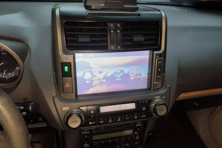 Used Toyota Prado 2014 2.7L Automatic Luxury Edition Audio And AC Panel