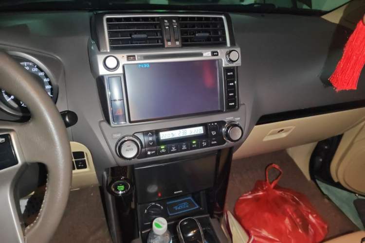 Used Toyota Prado 2014 2.7L Automatic Standard Edition Audio And AC Panel