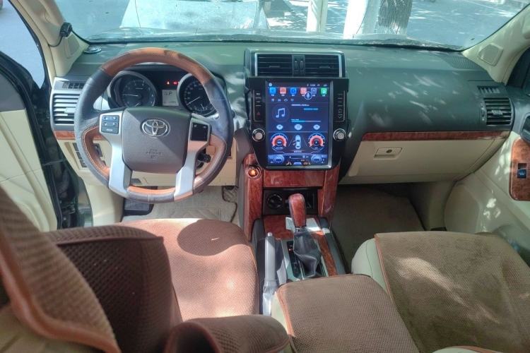 Used Toyota Prado  Center Console
