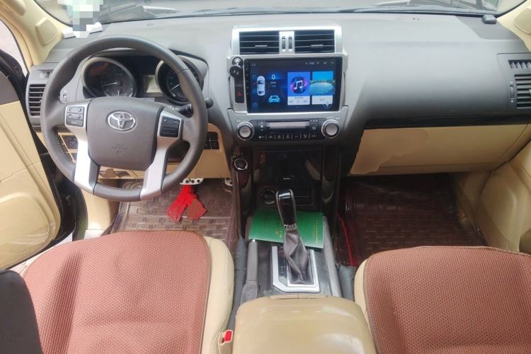 Used Toyota Prado 2014 2.7L Automatic Standard Edition Center Console