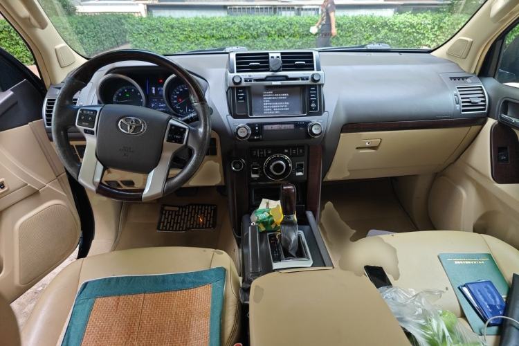 Used Toyota Prado 2014 4.0L Automatic VX NAVI Center Console