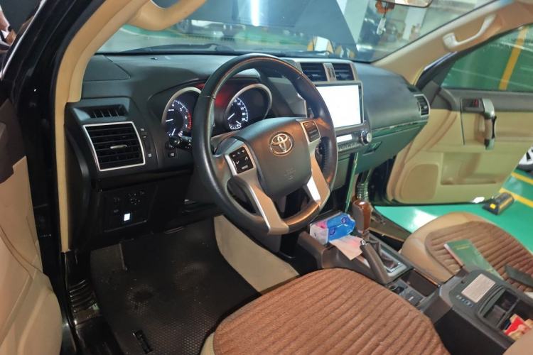 Used Toyota Prado  Center Console
