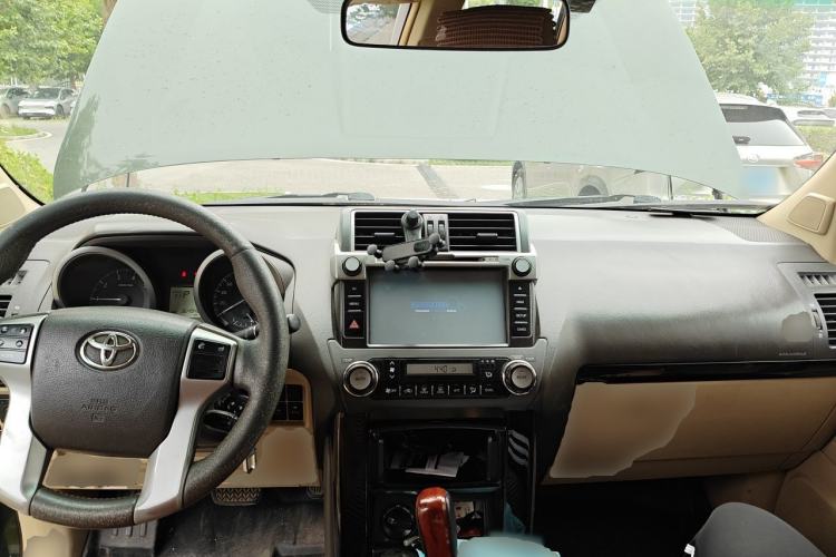 Used Toyota Prado  Center Console