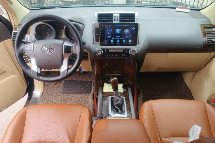 Used Toyota Prado  Center Console