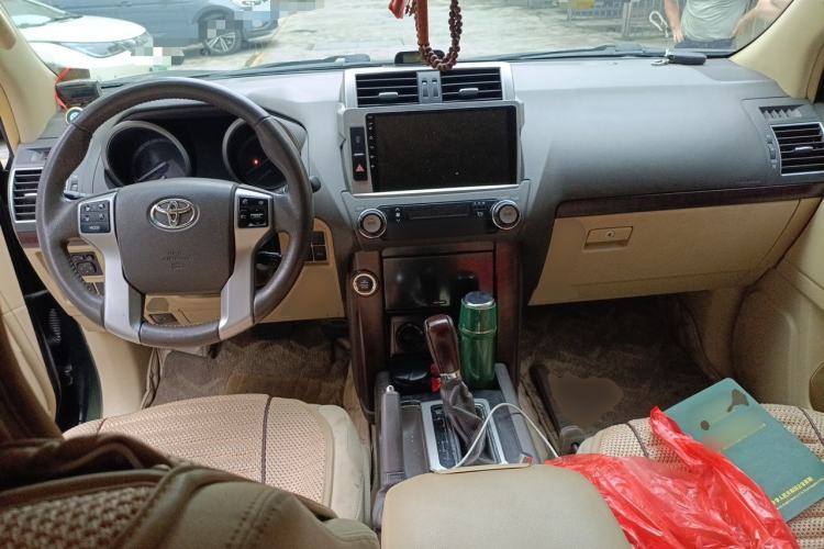 Used Toyota Prado  Center Console