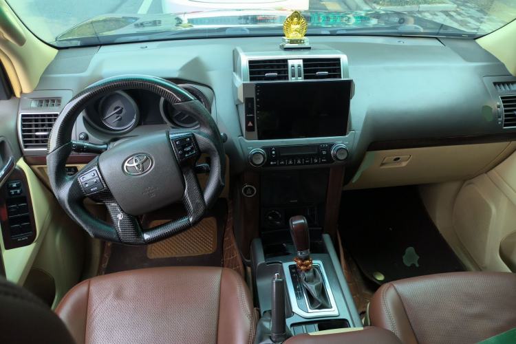 Used Toyota Prado 2014 2.7L Automatic Luxury Edition Center Console