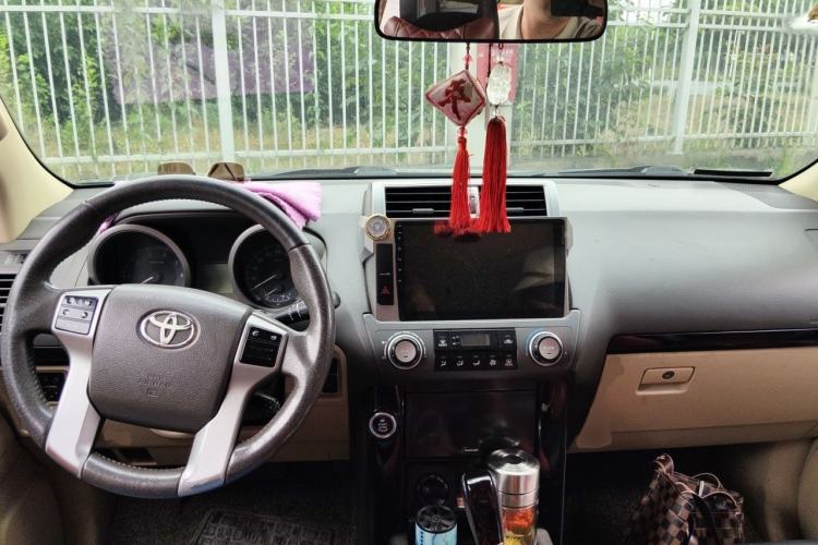 Used Toyota Prado 2014 2.7L Middle East Version Parallel Import Center Console