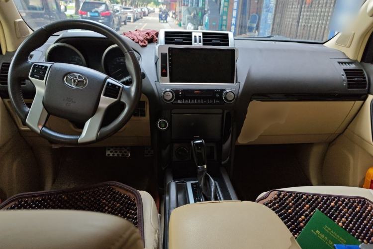 Used Toyota Prado 2014 2.7L Automatic Standard Edition Center Console