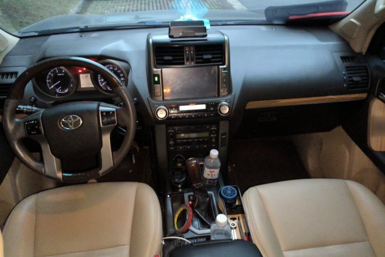 Used Toyota Prado 2014 2.7L Automatic Luxury Edition Center Console