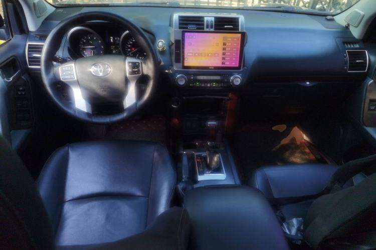 Used Toyota Prado 2014 4.0L Automatic TX-L NAVI Center Console