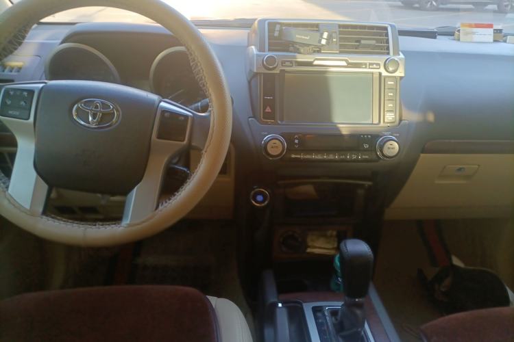 Used Toyota Prado 2014 2700 TX 7-Seater Middle East Version Center Console