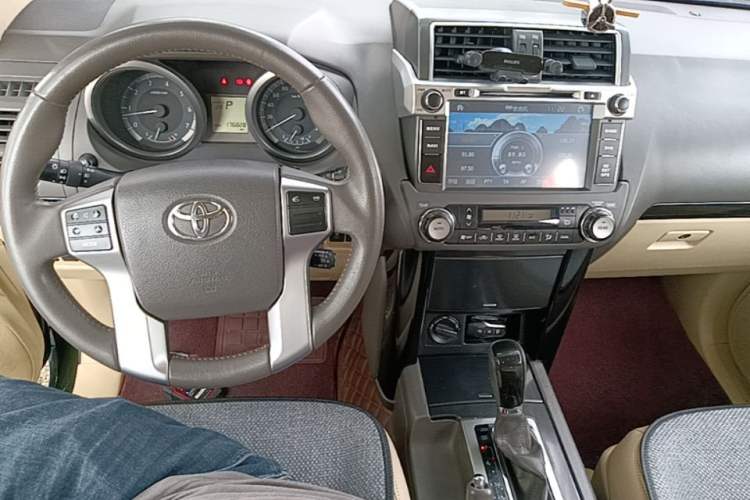 Used Toyota Prado 2014 2.7L Middle East Version Parallel Import Center Console