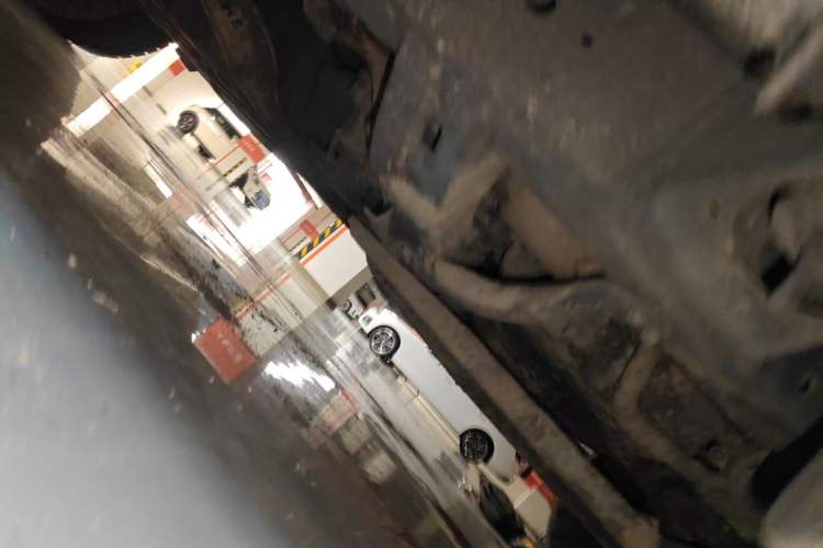 Used Toyota Prado 2014 4.0L Automatic TX-L Chassis Front Right