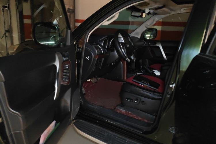 Used Toyota Prado 2014 4.0L Automatic TX-L Driver Seat