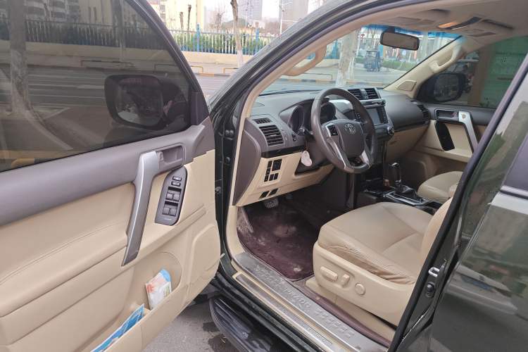 Used Toyota Prado 2014 2.7L Automatic Luxury Edition Driver Seat