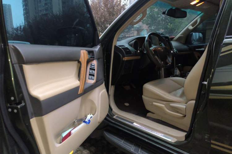 Used Toyota Prado 2014 2.7L Automatic Luxury Edition Driver Seat