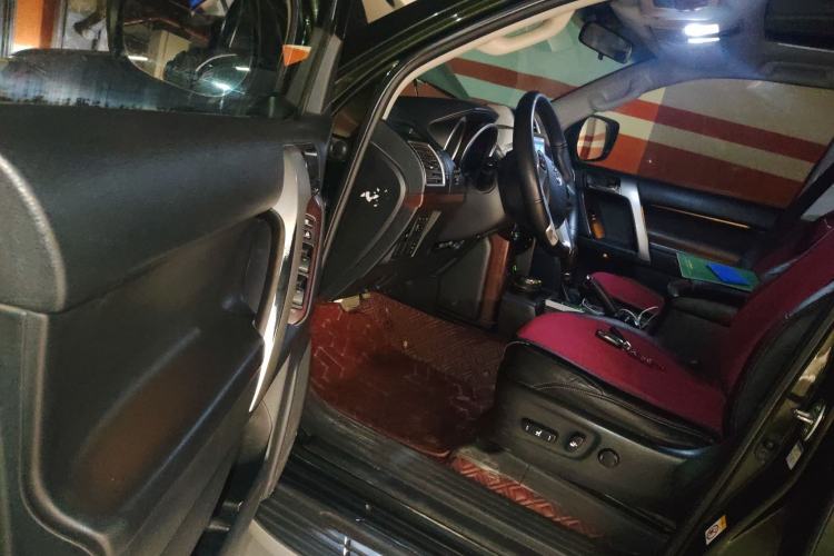 Used Toyota Prado 2014 4.0L Automatic TX-L Driver Seat
