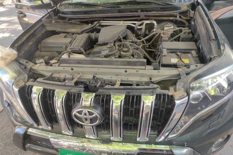 Used Toyota Prado  Engine Bay