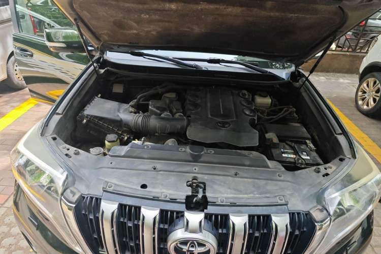 Used Toyota Prado 2014 4.0L Automatic VX NAVI Engine Bay