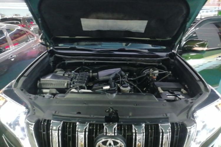 Used Toyota Prado 2014 2.7L Automatic Standard Edition Engine Bay
