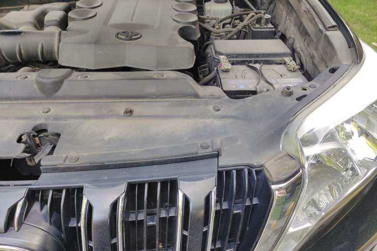 Used Toyota Prado 2014 4.0L Automatic TX Engine Bay Left
