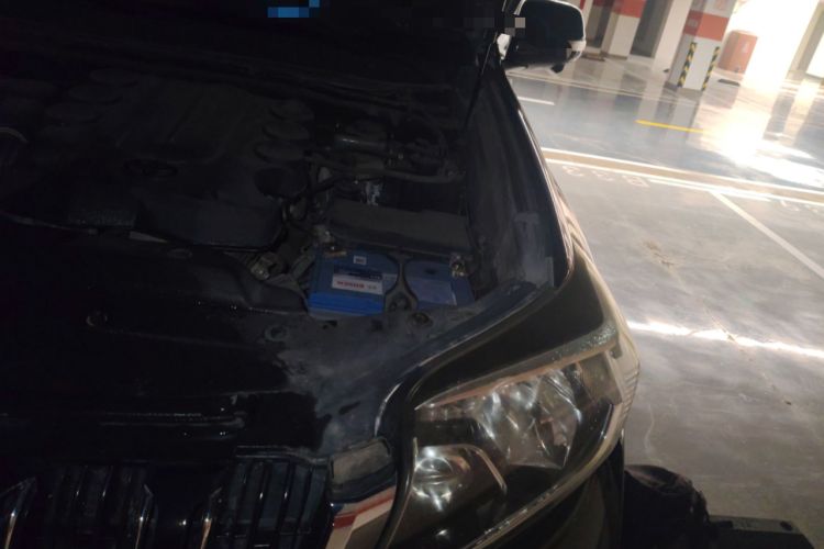 Used Toyota Prado 2014 4.0L Automatic TX-L Engine Bay Left