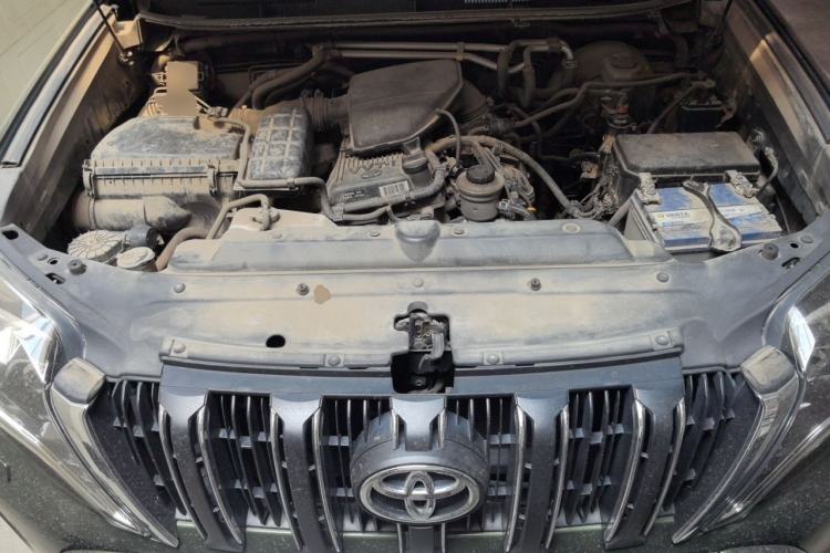 Used Toyota Prado 2014 2700 TX 7-Seater Middle East Version Engine Bay
