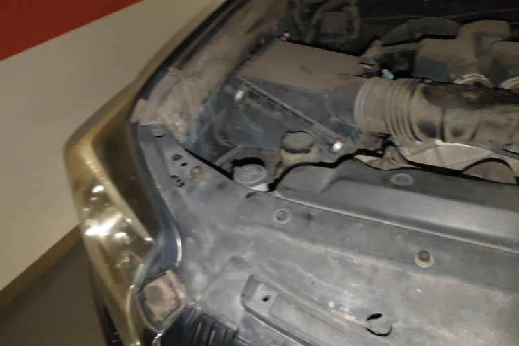 Used Toyota Prado 2014 4.0L Automatic TX-L Engine Bay Right