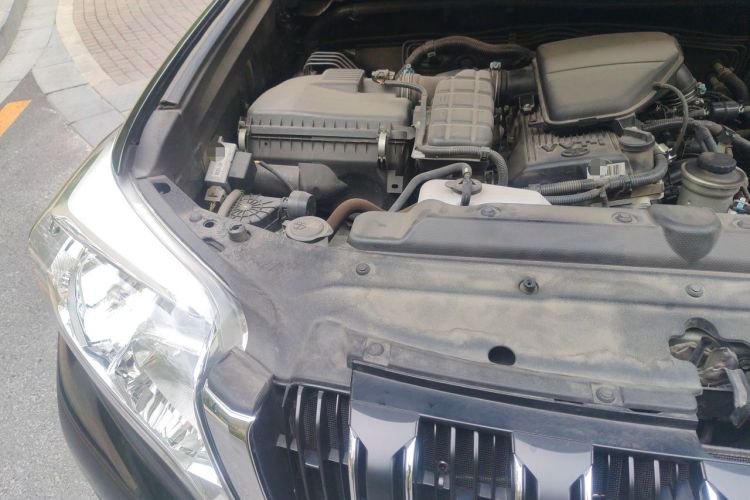 Used Toyota Prado 2014 2.7L Automatic Standard Edition Engine Bay Right