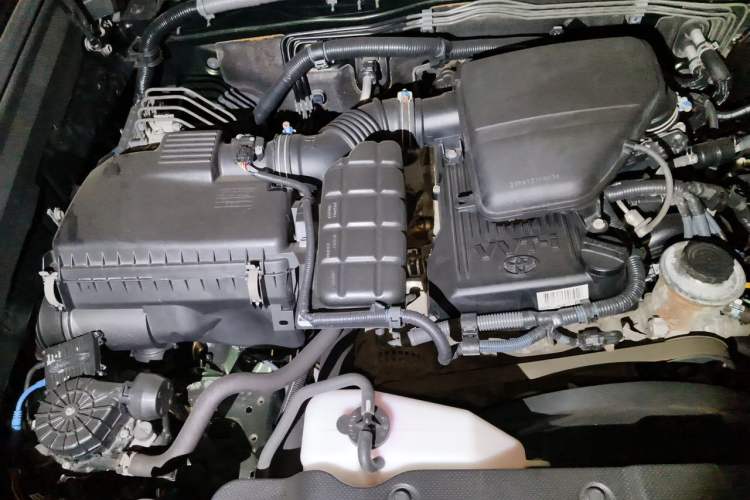 Used Toyota Prado 2014 2.7L Automatic Standard Edition Engine Bay Right