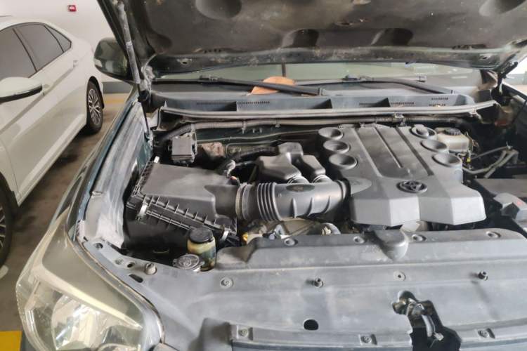 Used Toyota Prado 2014 4.0L Automatic TX-L Engine Bay Right