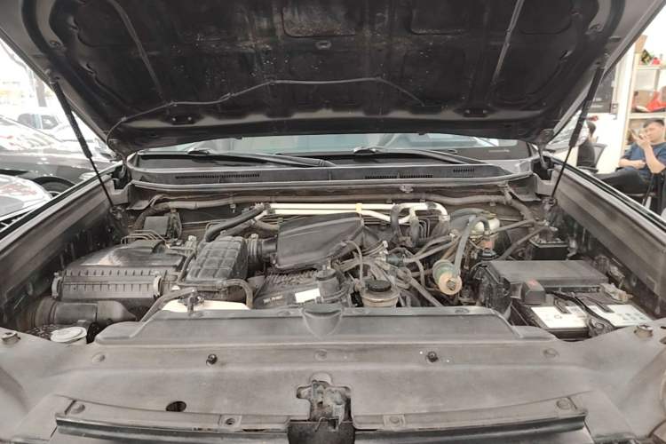 Used Toyota Prado 2014 2.7L Middle East Version Parallel Import Engine Bay
