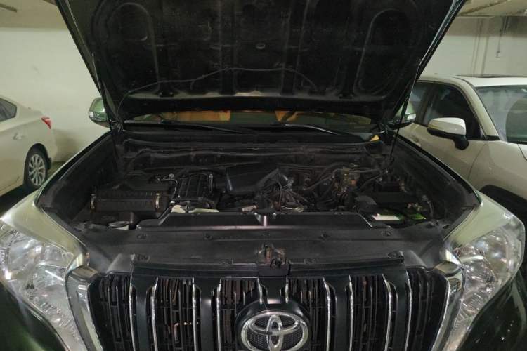 Used Toyota Prado 2014 2.7L Automatic Standard Edition Engine Bay