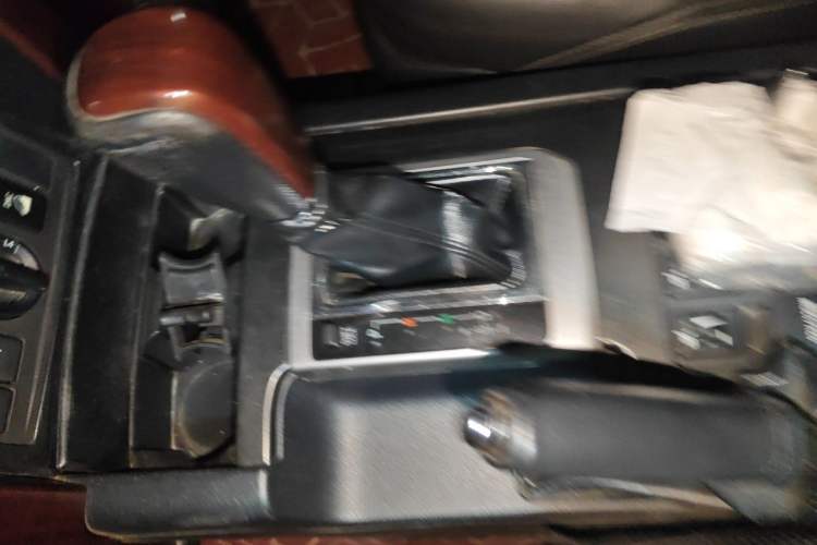 Used Toyota Prado 2014 4.0L Automatic TX-L Gear Lever